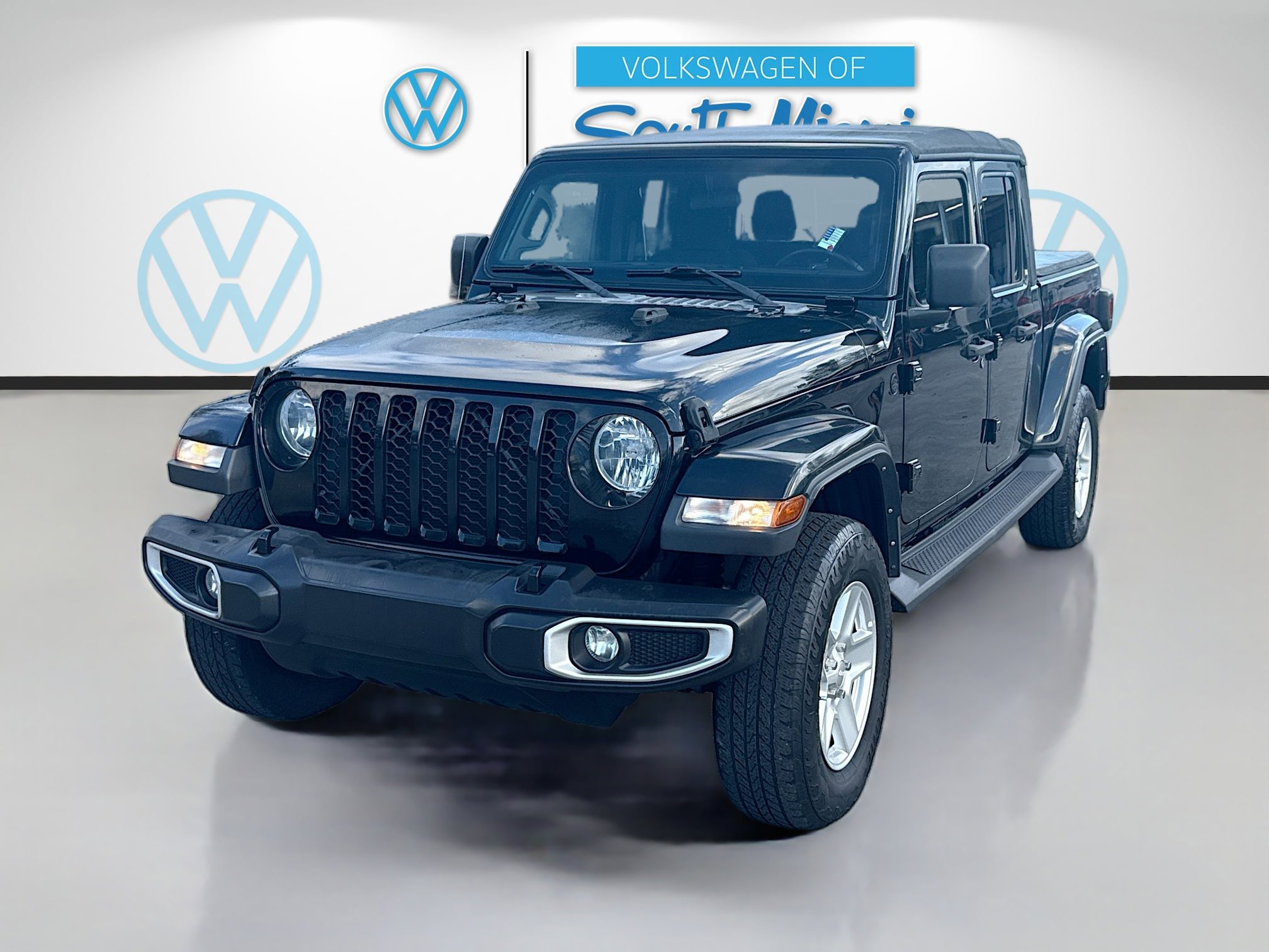 Used 2022 Jeep Gladiator Sport image 3