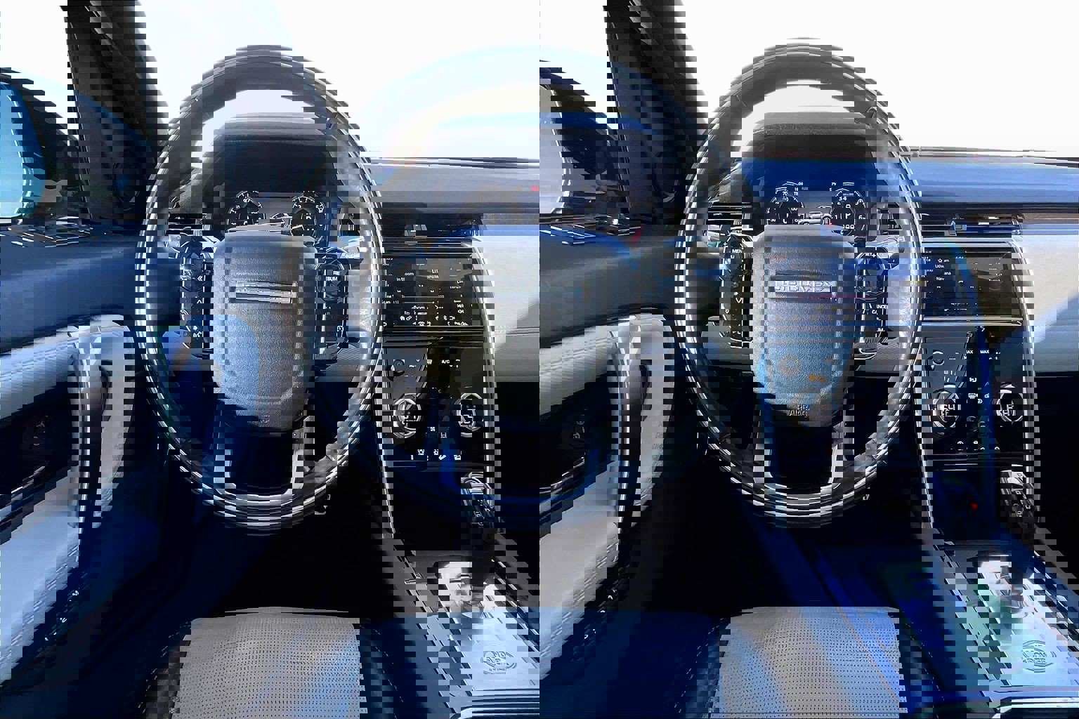 Used 2020 Land Rover Discovery Sport SE R-Dynamic image 5