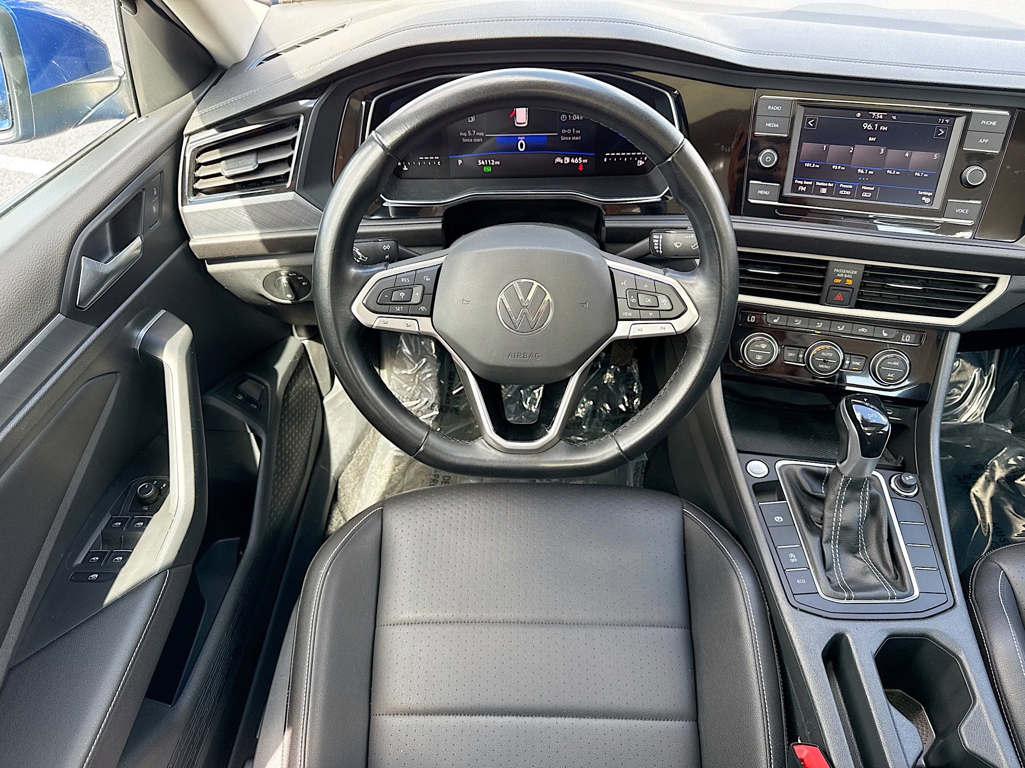 Used 2024 Volkswagen Jetta SE image 16