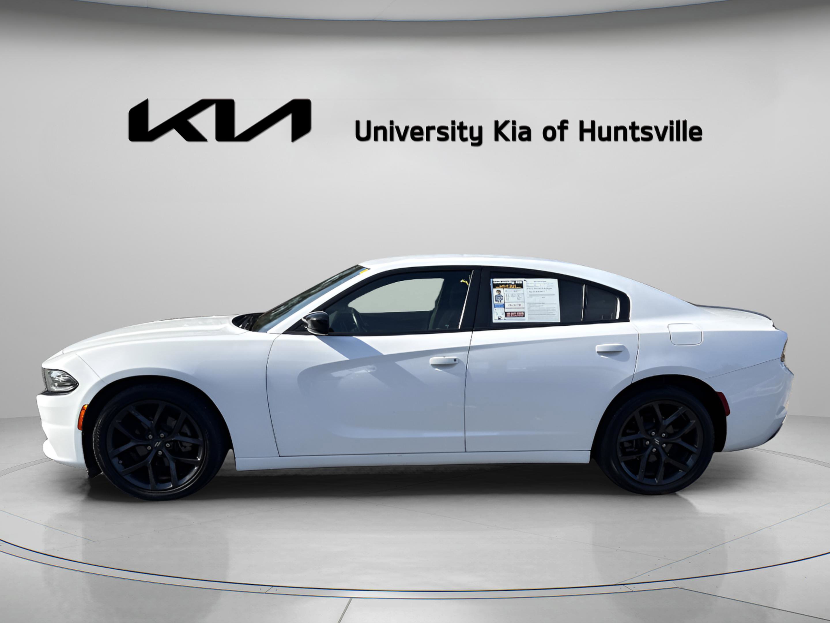Used 2022 Dodge Charger SXT w/ Blacktop Package image 4