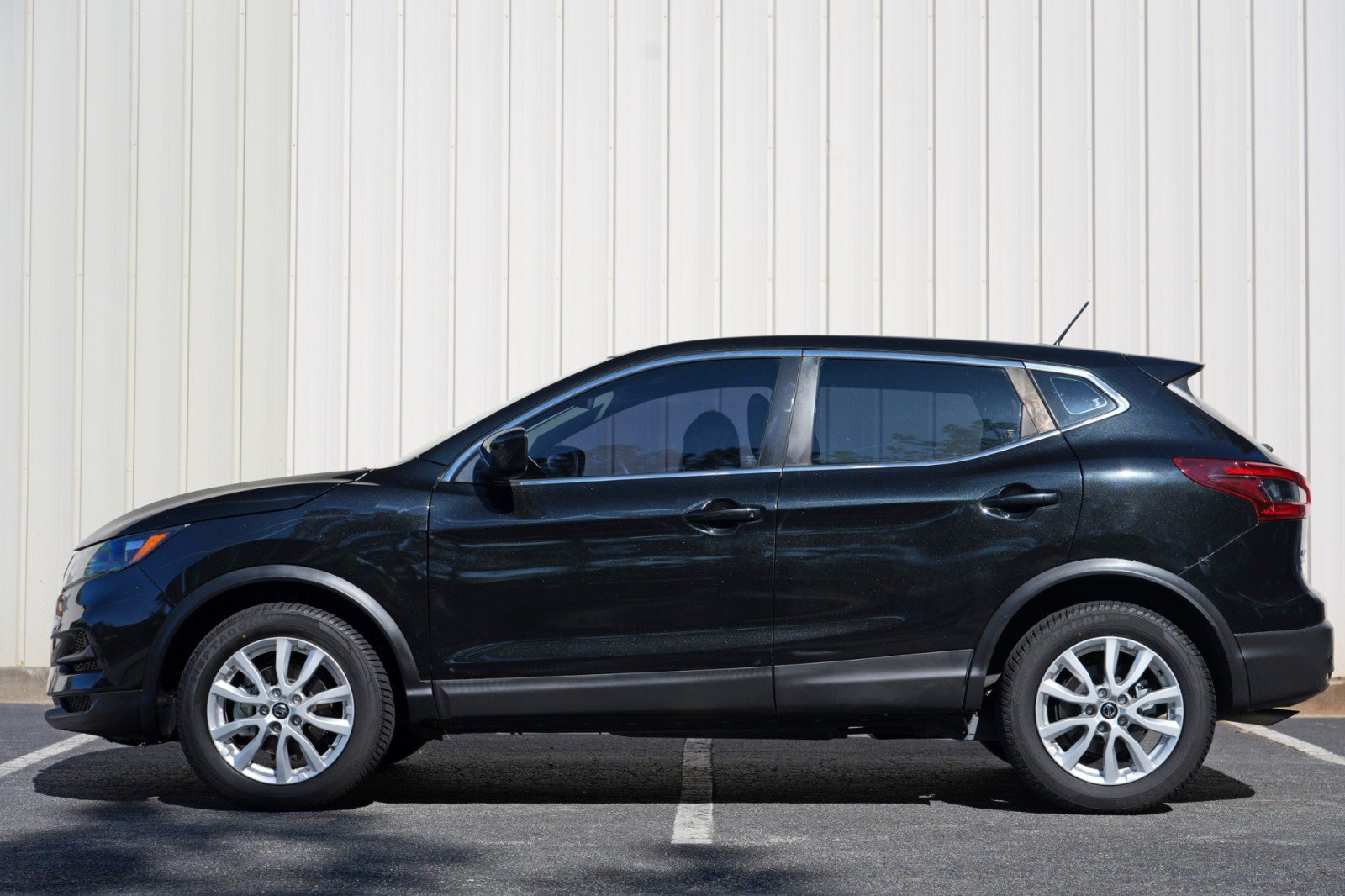Used 2021 Nissan Rogue Sport S FWD image 8