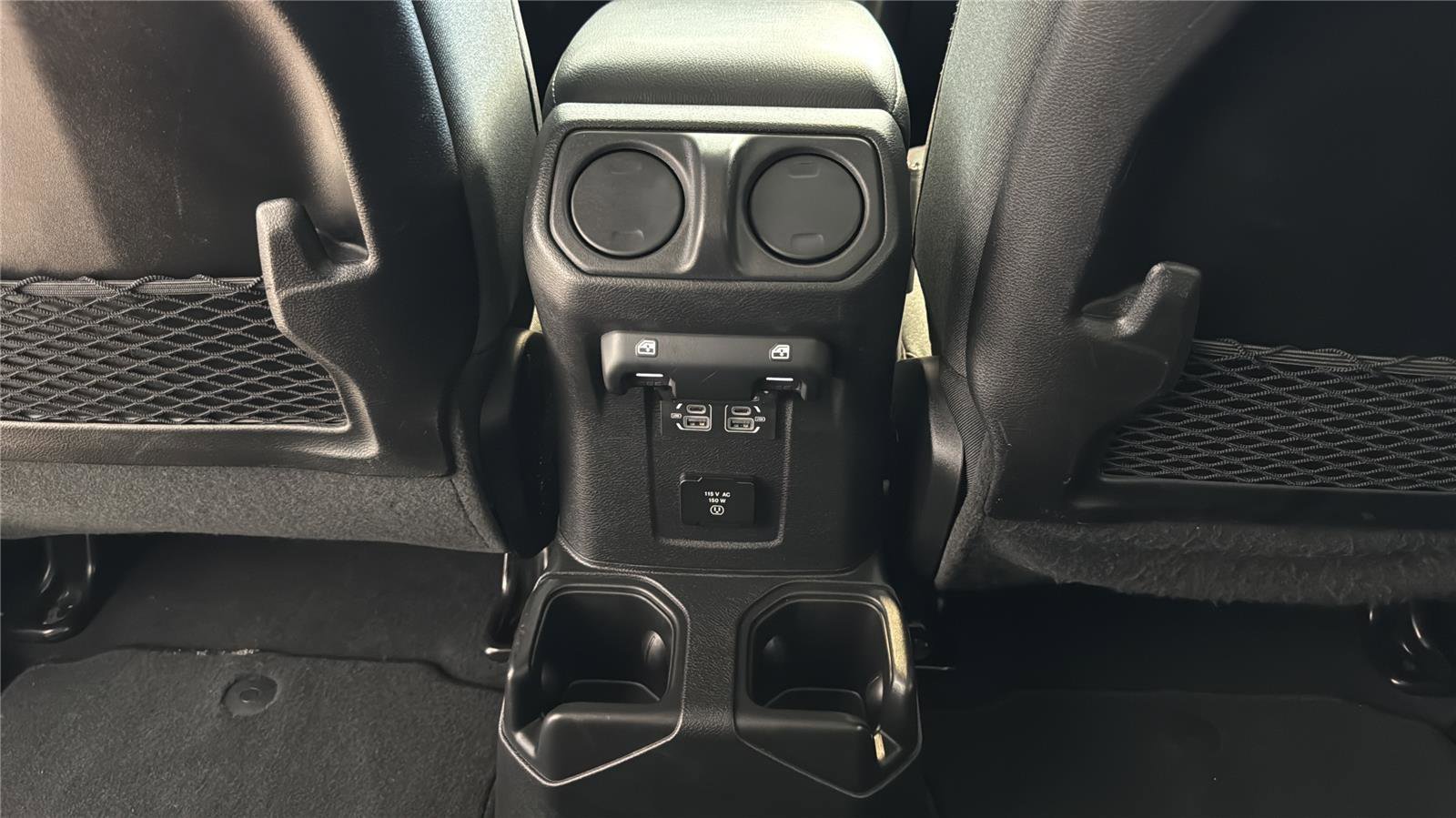 Used 2025 Jeep Wrangler Unlimited Rubicon AWD/4WD image 32