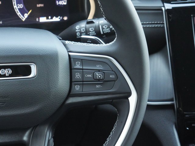 New 2025 Jeep Grand Cherokee Laredo image 17