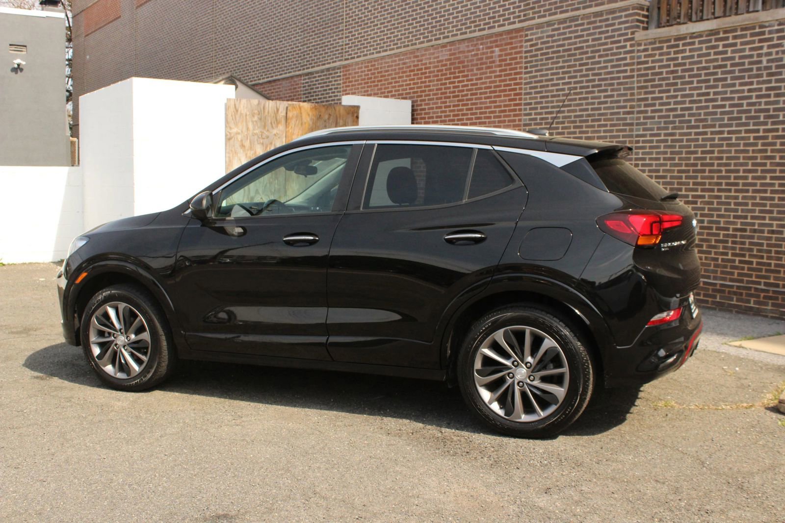 Used 2022 Buick Encore GX Select w/ Sport Touring Package AWD/4WD image 5