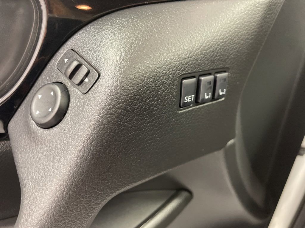 Used 2019 Nissan Rogue SL w/ Premium Package AWD/4WD image 30
