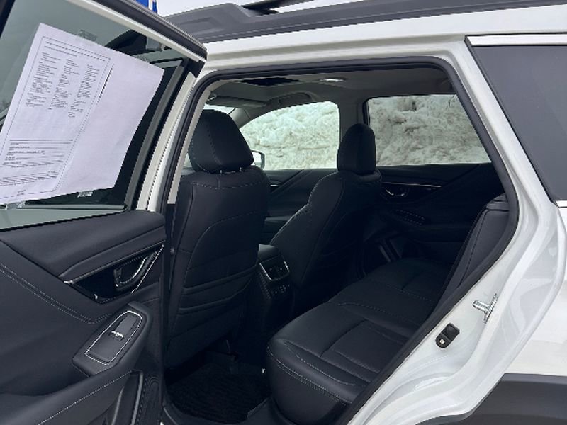 Used 2023 Subaru Outback Limited AWD/4WD image 10