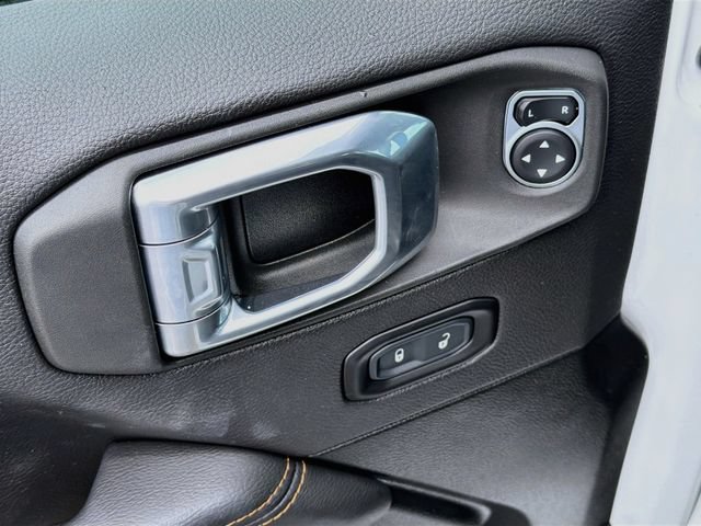 Used 2022 Jeep Wrangler Unlimited Sahara AWD/4WD image 19