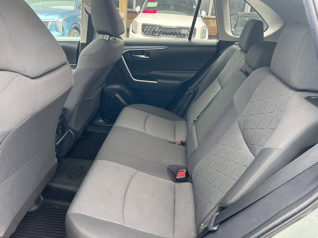 Used 2020 Toyota RAV4 XLE w/ Convenience Package image 10
