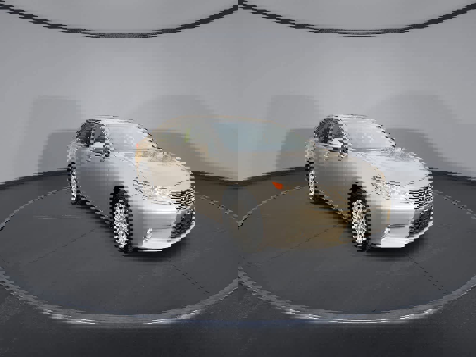 Used 2015 Lexus ES 350 w/ Premium Package FWD image 2