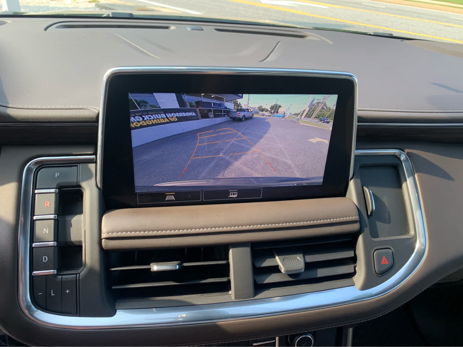 Used 2021 Chevrolet Suburban LT AWD/4WD image 17