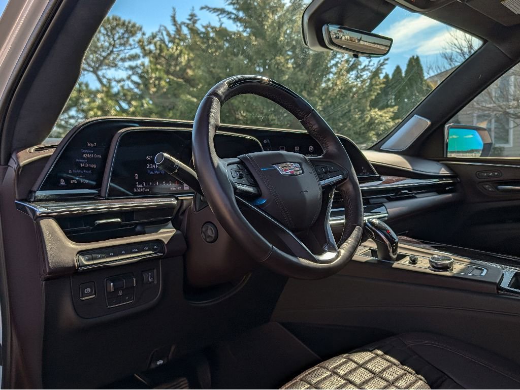 Used 2022 Cadillac Escalade ESV Sport Platinum w/ LPO, ONYX Package image 24