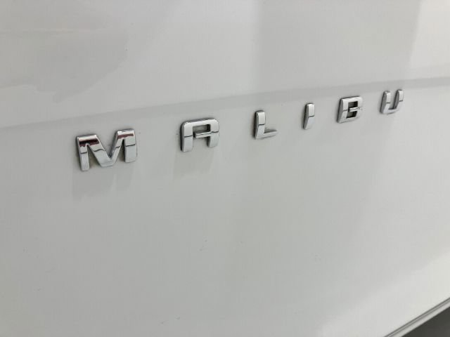 Used 2018 Chevrolet Malibu LT w/ Driver Confidence Package image 10