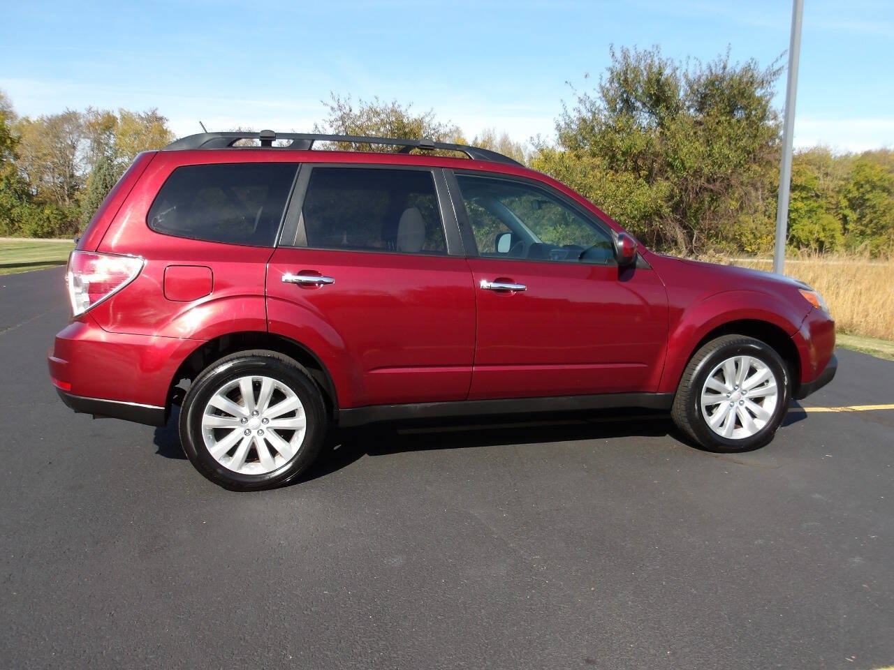 Used 2013 Subaru Forester 2.5X Premium w/ All-Weather Pkg AWD/4WD image 11