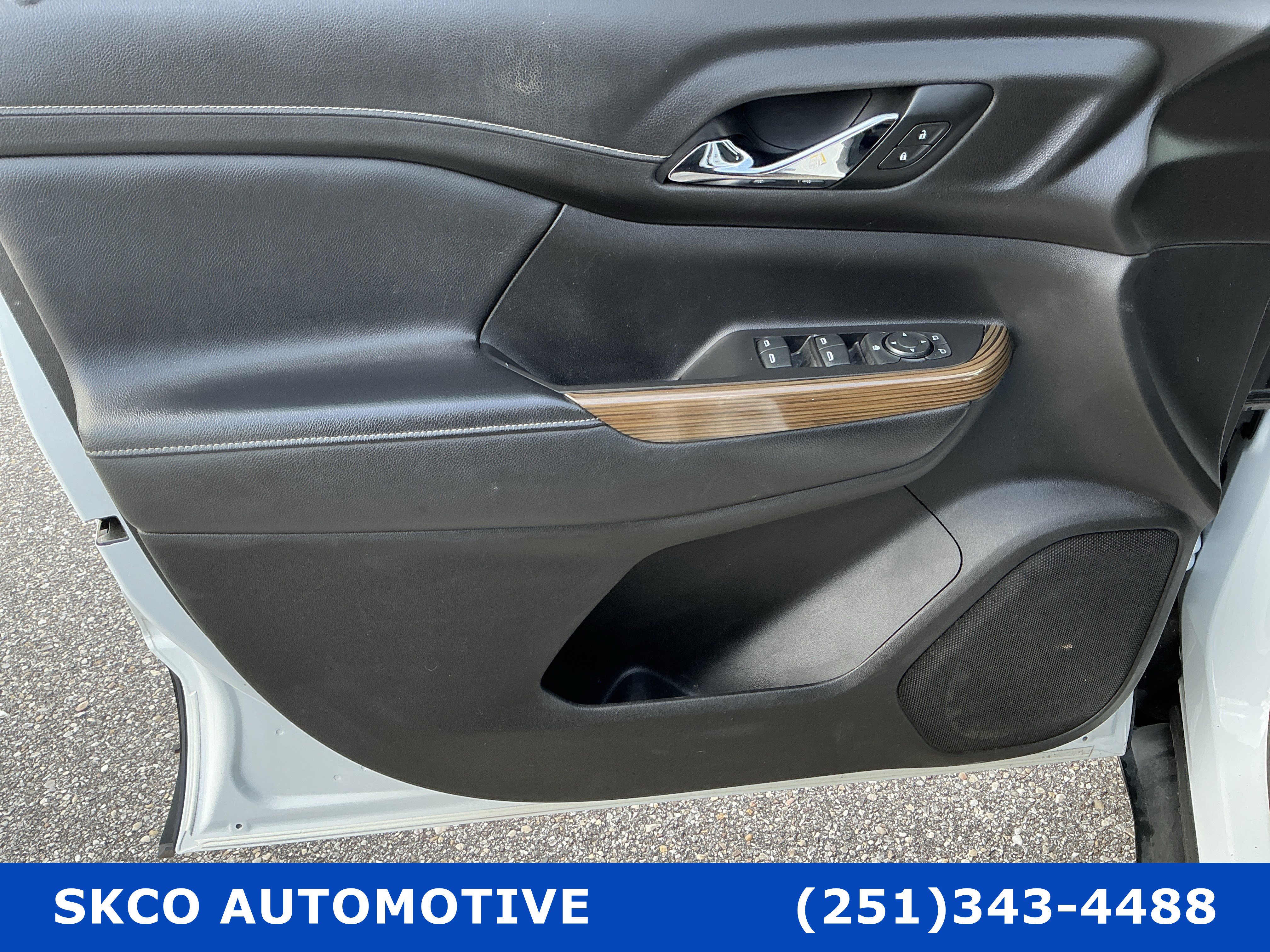 Used 2019 GMC Acadia SLE image 12