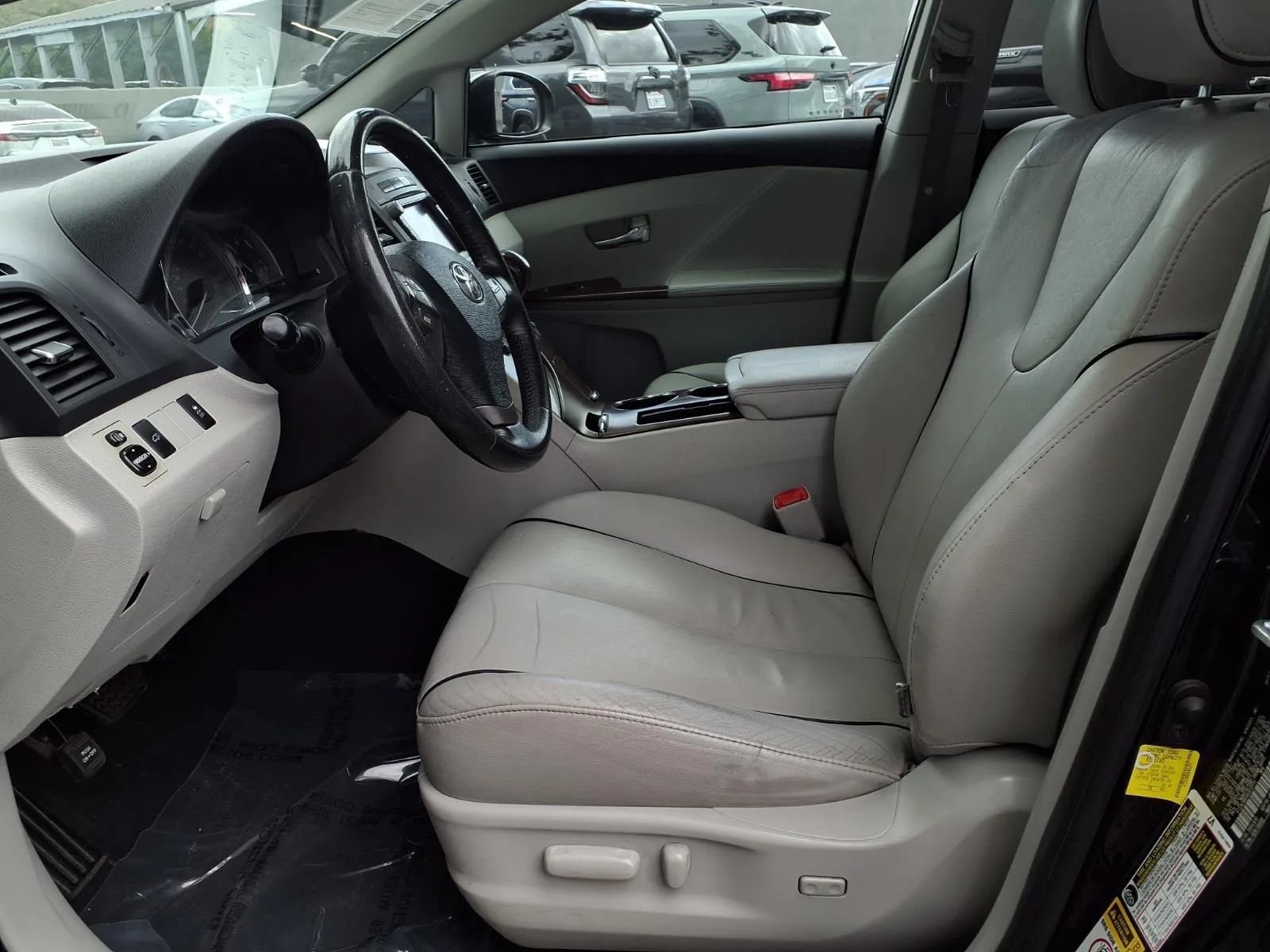 Used 2011 Toyota Venza w/ Premium Pkg #2 FWD image 16