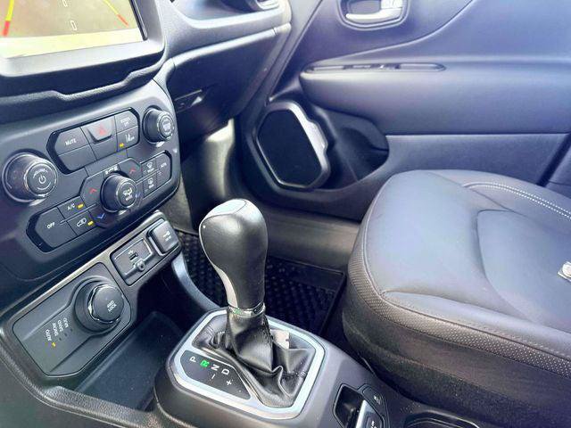 Certified 2023 Jeep Renegade Limited AWD/4WD image 32