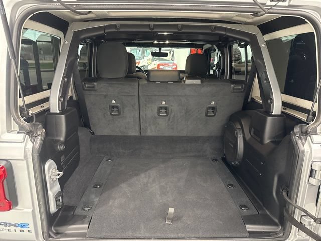 Used 2023 Jeep Wrangler Unlimited Rubicon 4xe w/ Cold Weather Group AWD/4WD image 14