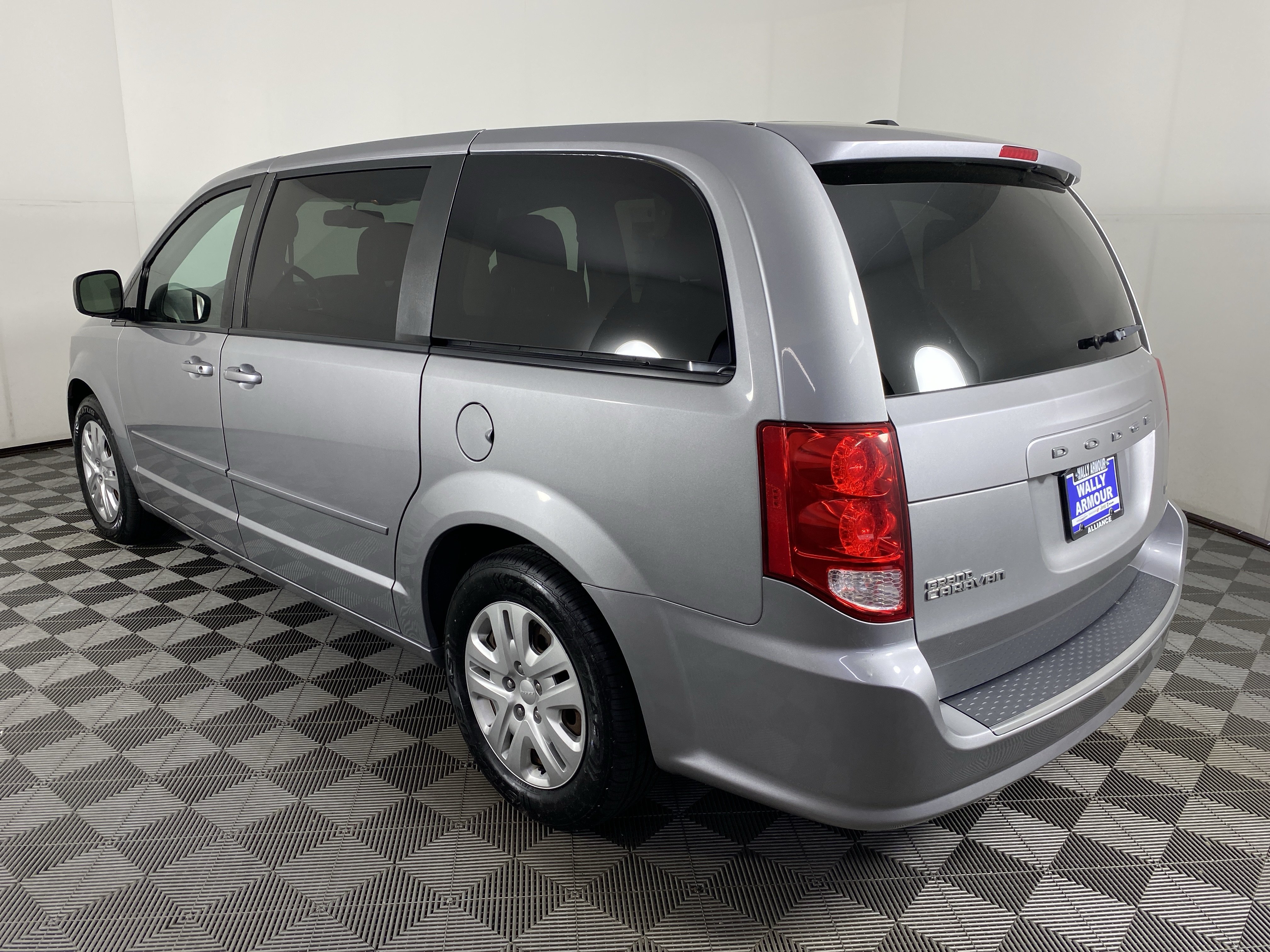 Used 2017 Dodge Grand Caravan SE w/ Power Window Group FWD image 8