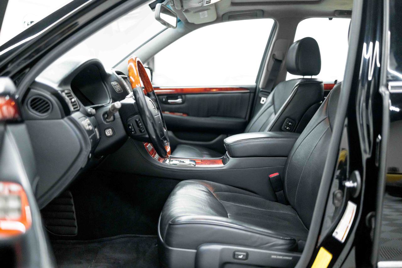 Used 2004 Lexus LS 430 RWD image 41