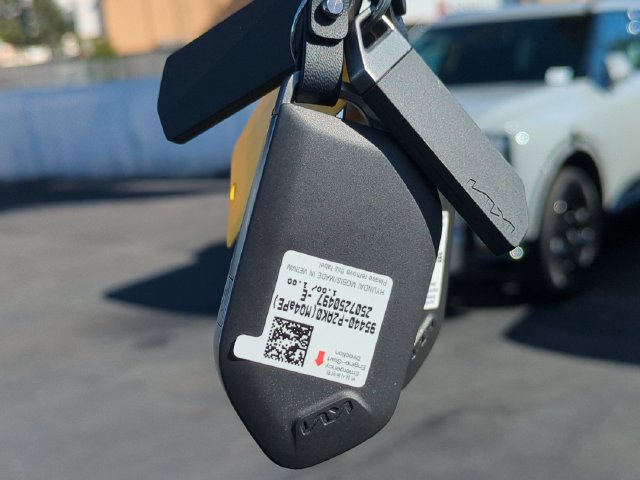 Certified 2026 Kia Sorento LX FWD image 35