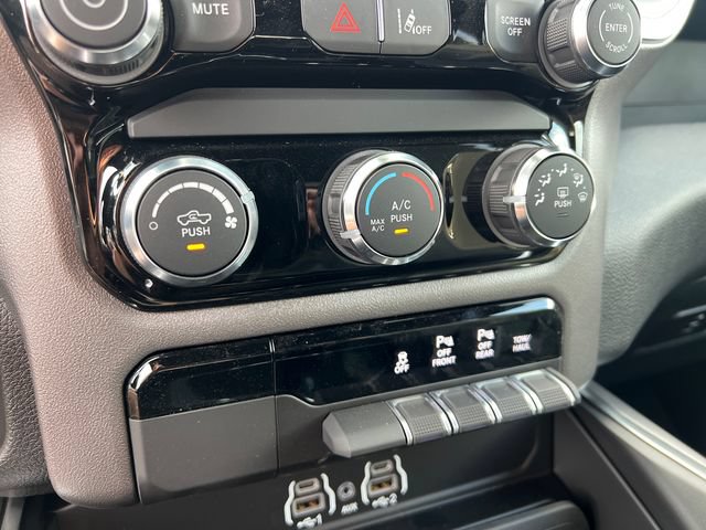 New 2026 RAM 1500 Express AWD/4WD image 19
