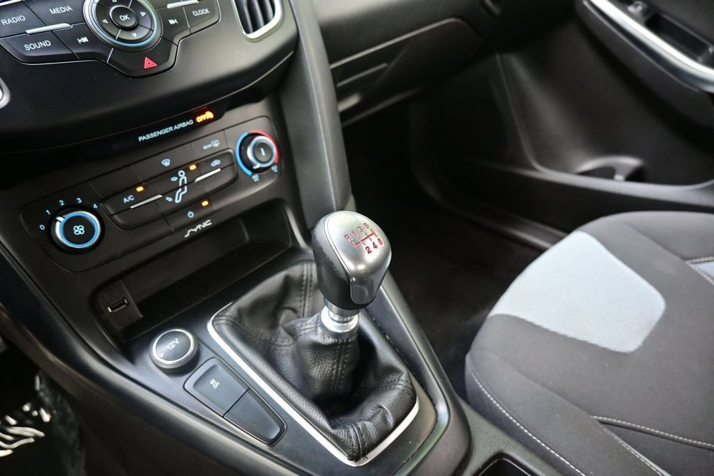 Used 2015 Ford Focus ST FWD image 40