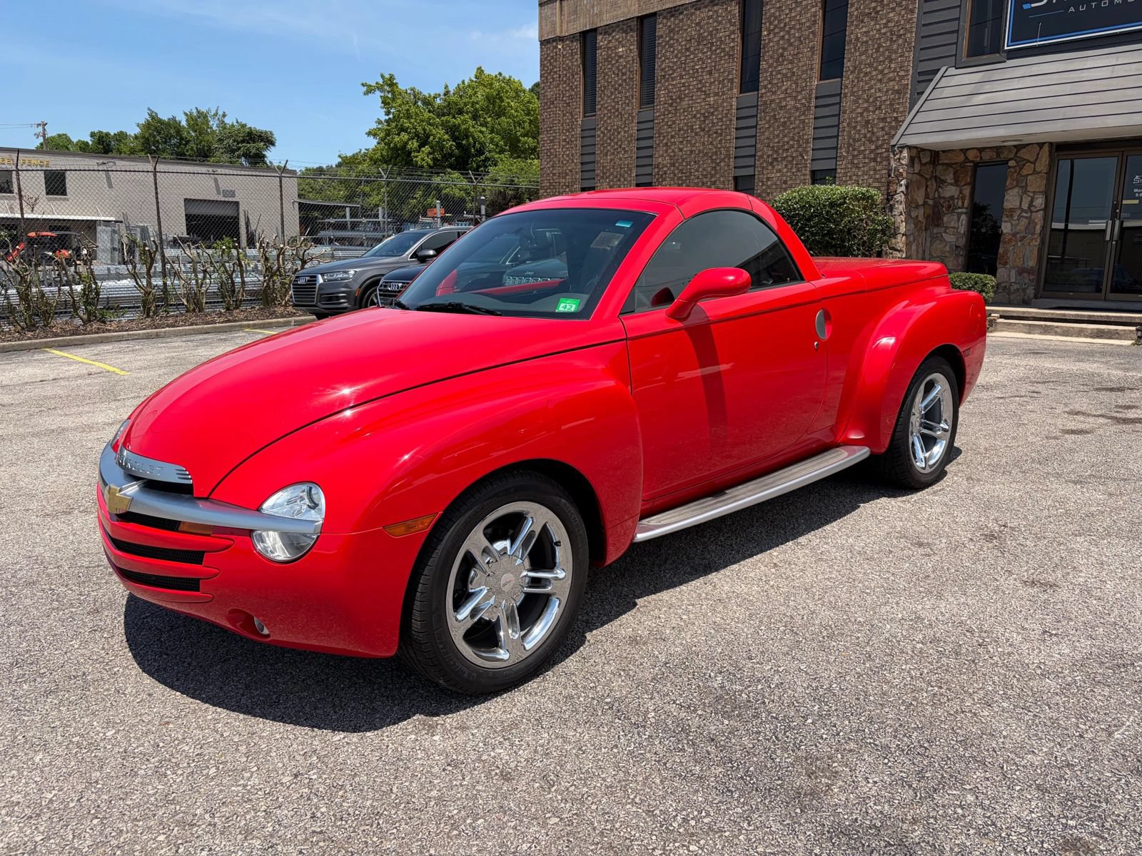 Used 2005 Chevrolet SSR w/ Preferred Equipment Group RWD image 1