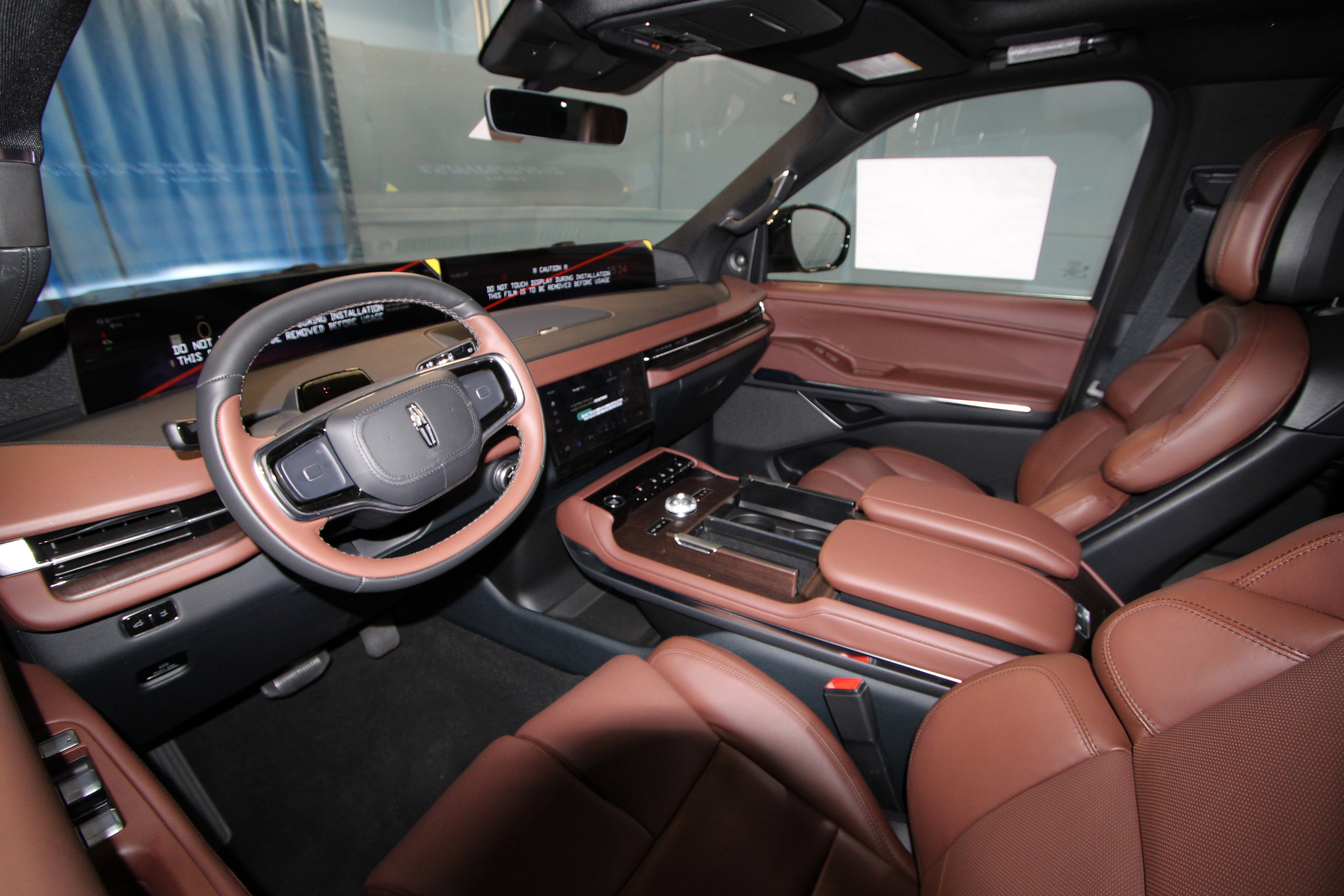 New 2025 Lincoln Navigator Reserve image 2