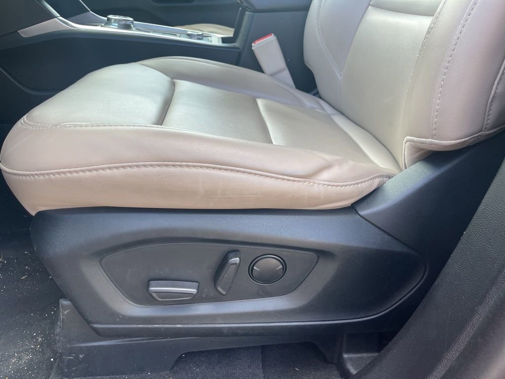 Used 2023 Ford Explorer XLT w/ Equipment Group 202A image 17
