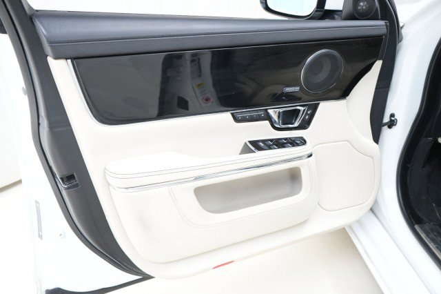 Used 2016 Jaguar XJ L Portfolio image 33