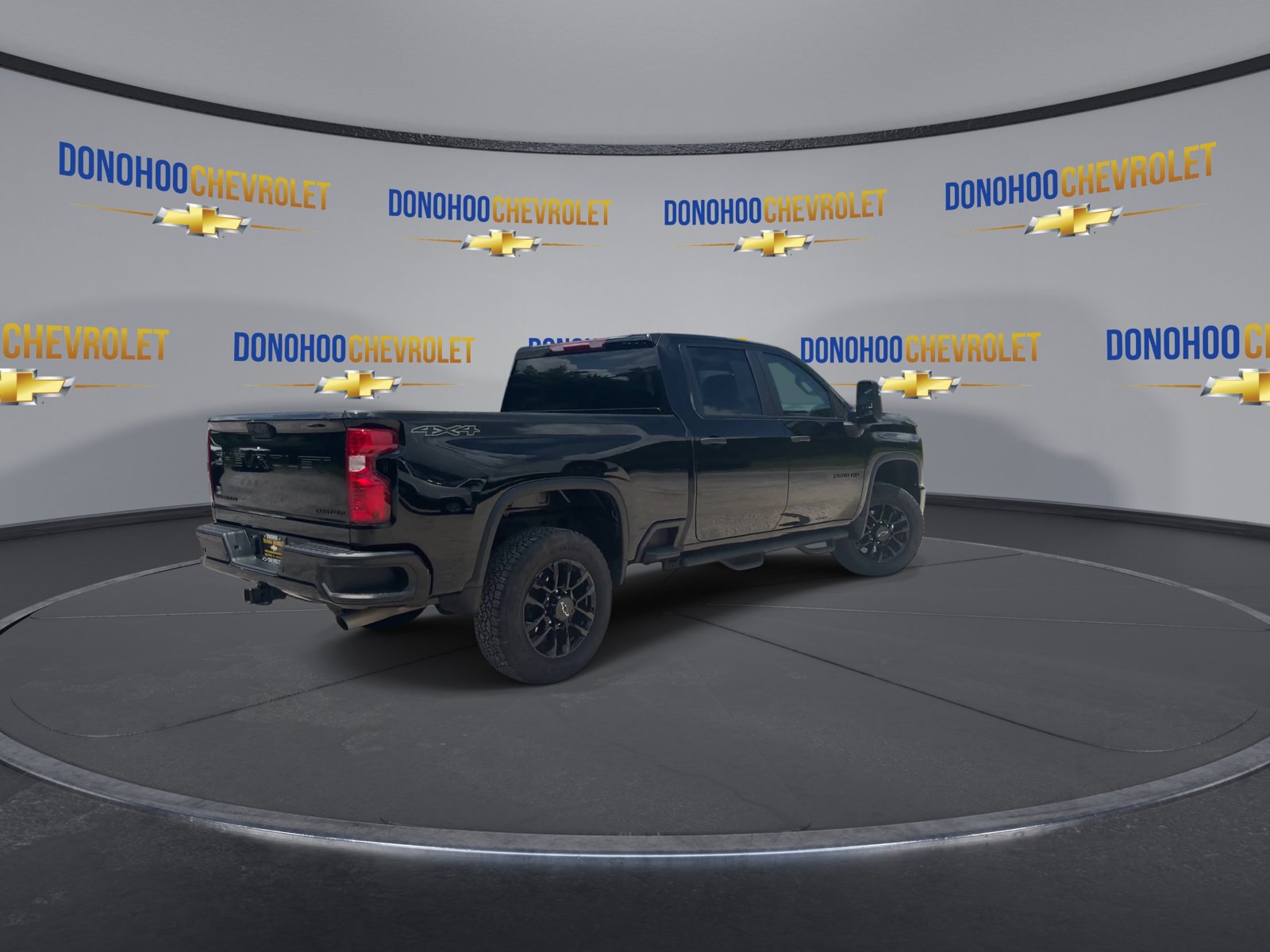 Used 2025 Chevrolet Silverado 2500 Custom w/ Custom Value Package AWD/4WD image 11