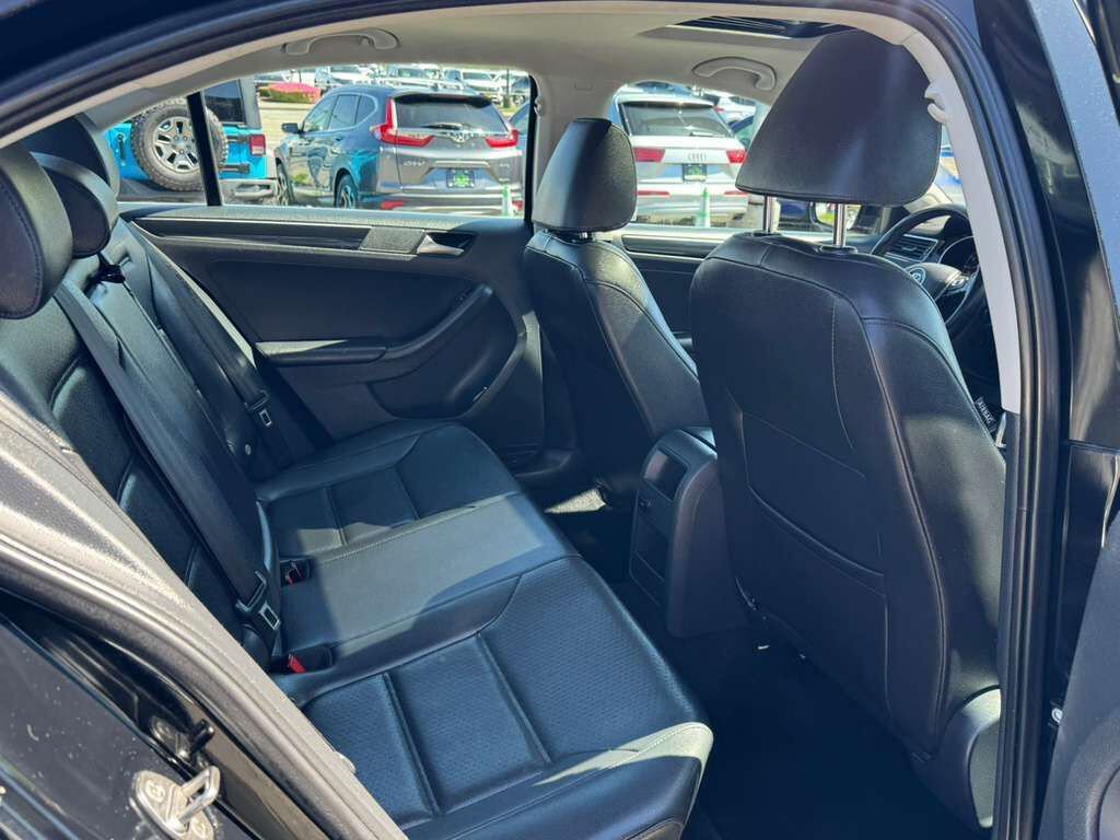 Used 2016 Volkswagen Jetta SEL FWD image 14