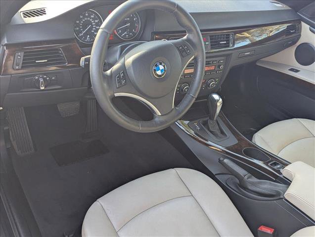 Used 2012 BMW 328i Convertible image 10