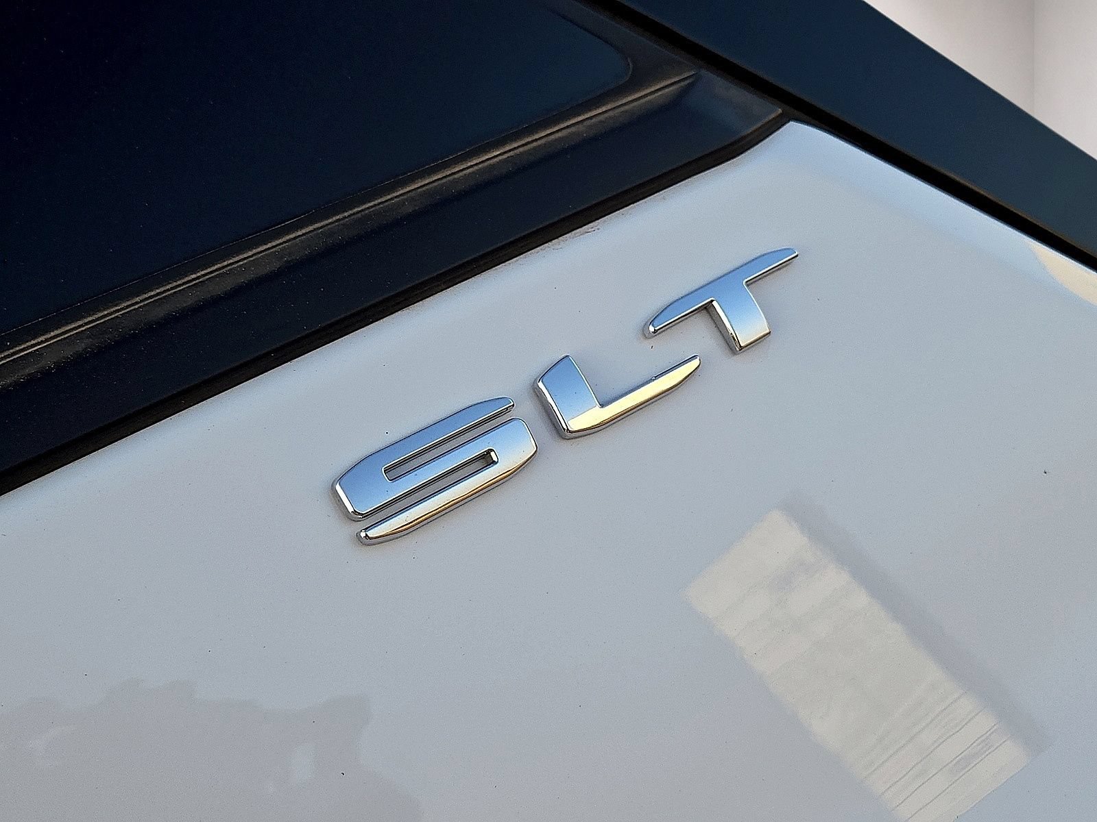 Used 2023 GMC Terrain SLT AWD/4WD image 12