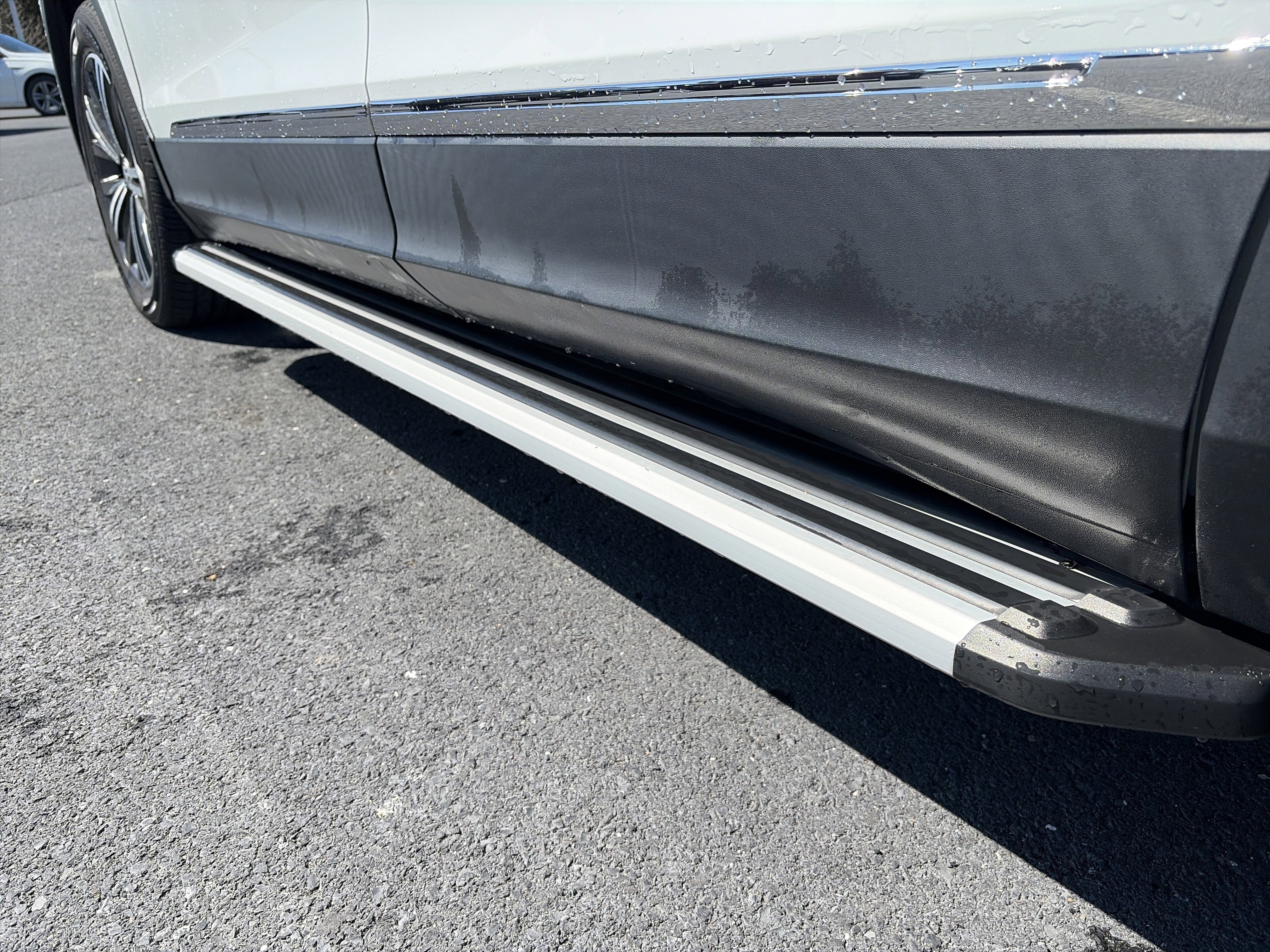 Used 2018 Volkswagen Tiguan SEL w/ 3rd Row Seat Package image 10