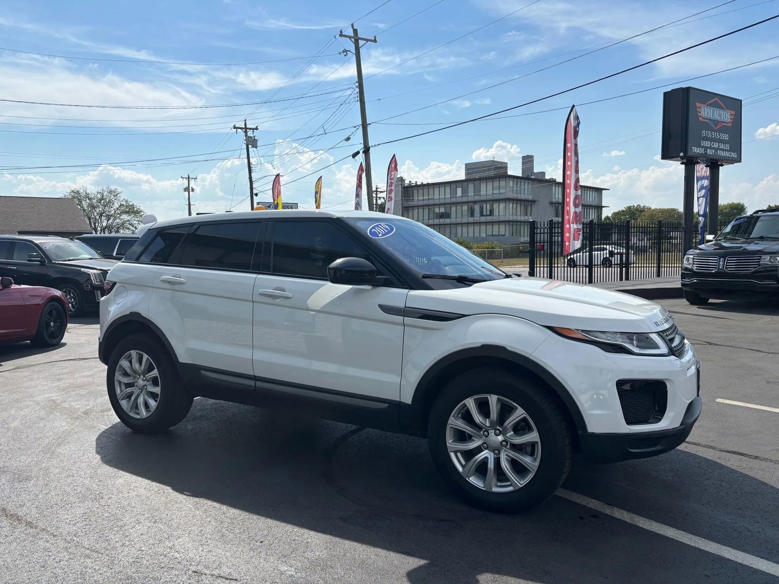 Used 2019 Land Rover Range Rover Evoque SE Premium image 12
