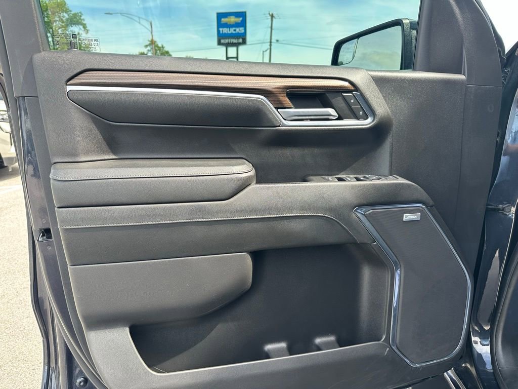 Used 2024 Chevrolet Silverado 1500 LT Trail Boss w/ Convenience Package II AWD/4WD image 31