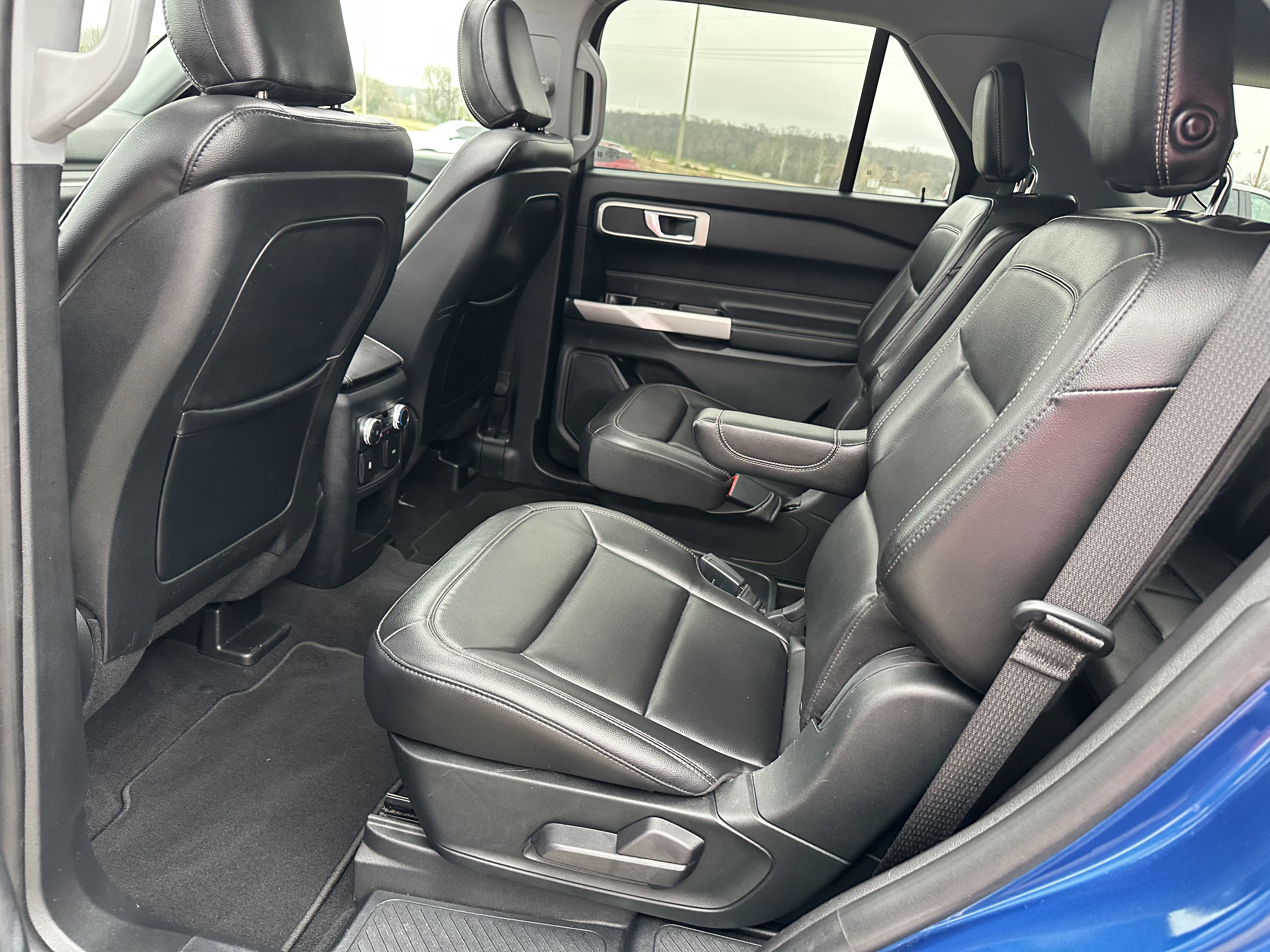 Used 2020 Ford Explorer XLT w/ Equipment Group 202A image 22