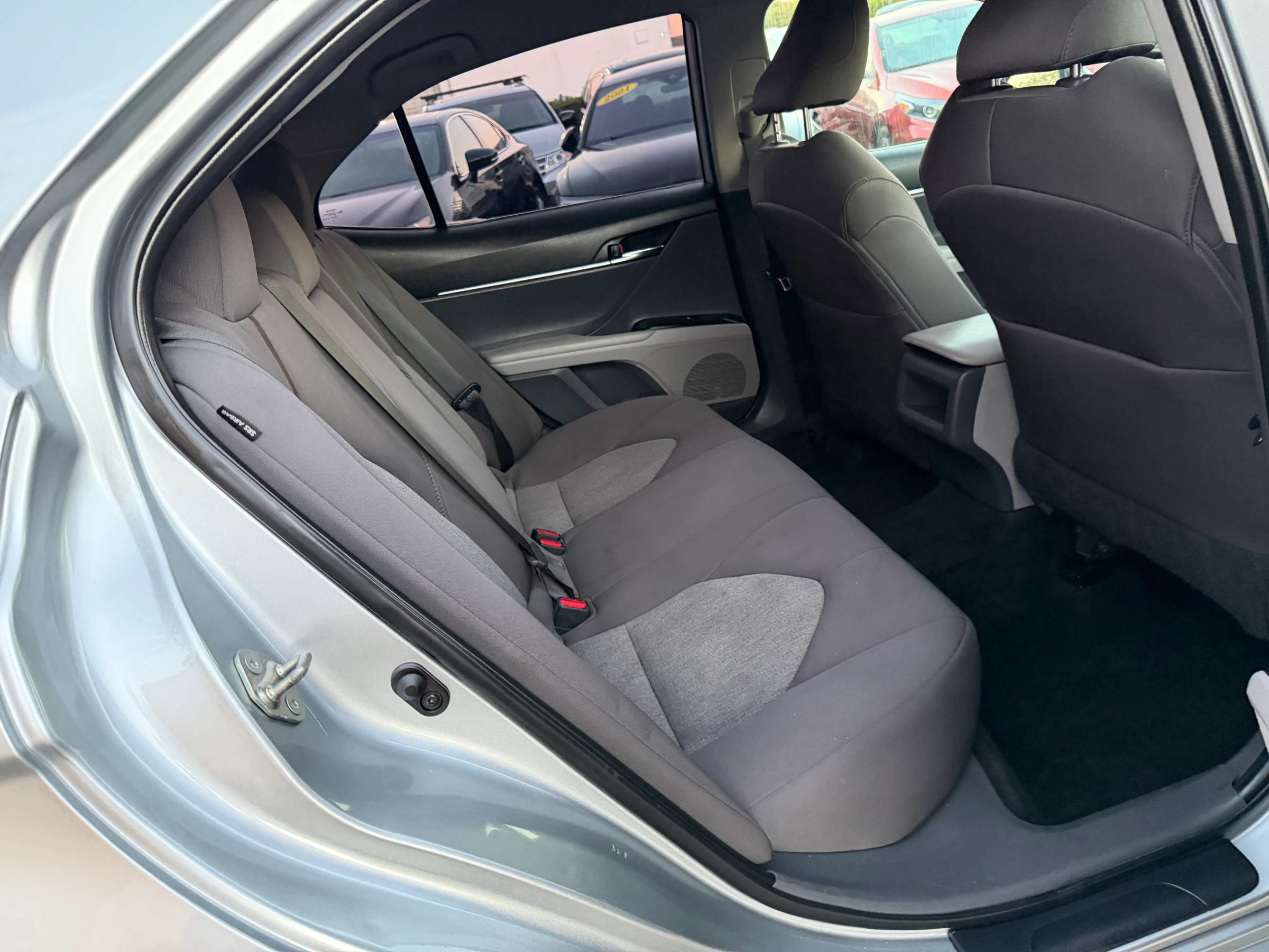 Used 2019 Toyota Camry LE FWD image 23