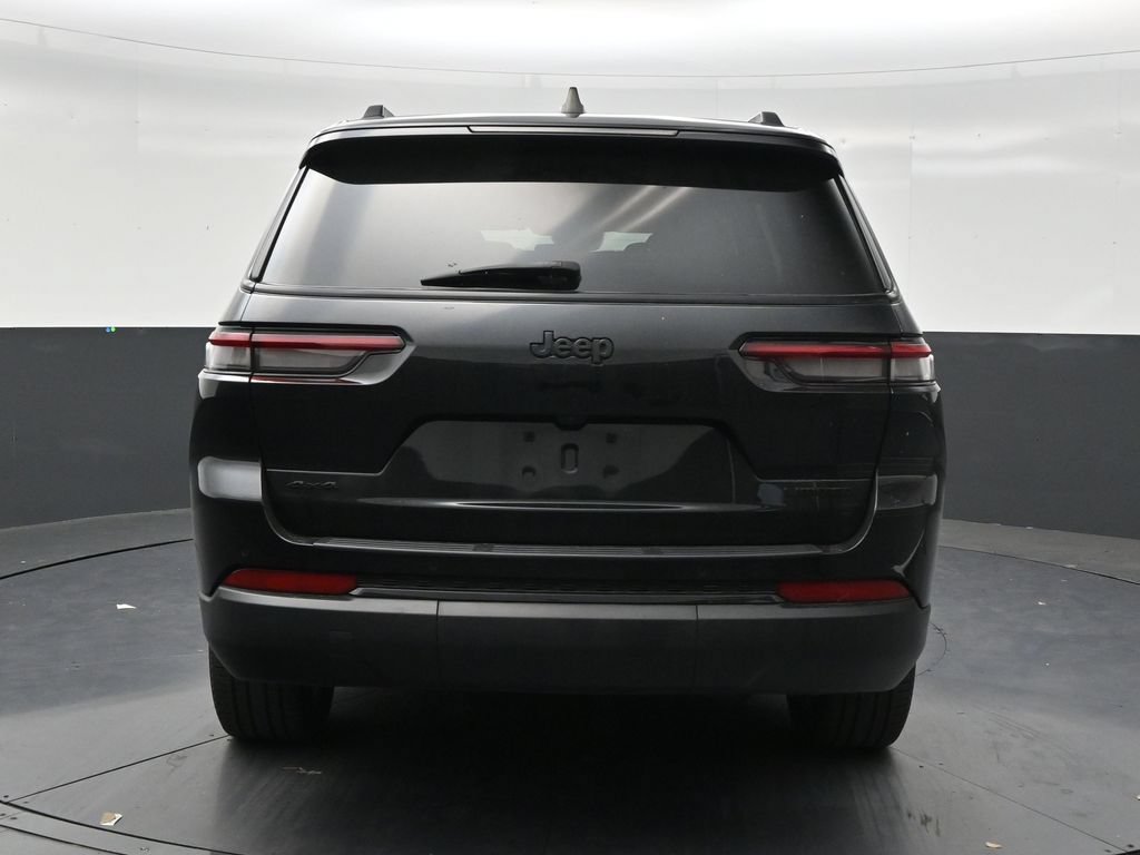 Used 2024 Jeep Grand Cherokee L Limited w/ Black Appearance Package AWD/4WD image 4