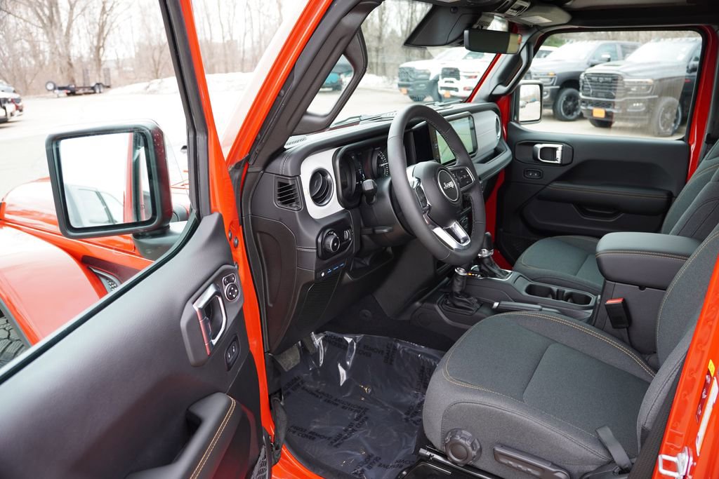 Certified 2025 Jeep Wrangler Unlimited Sahara image 15