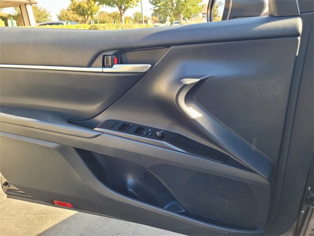 Used 2023 Toyota Camry SE image 12
