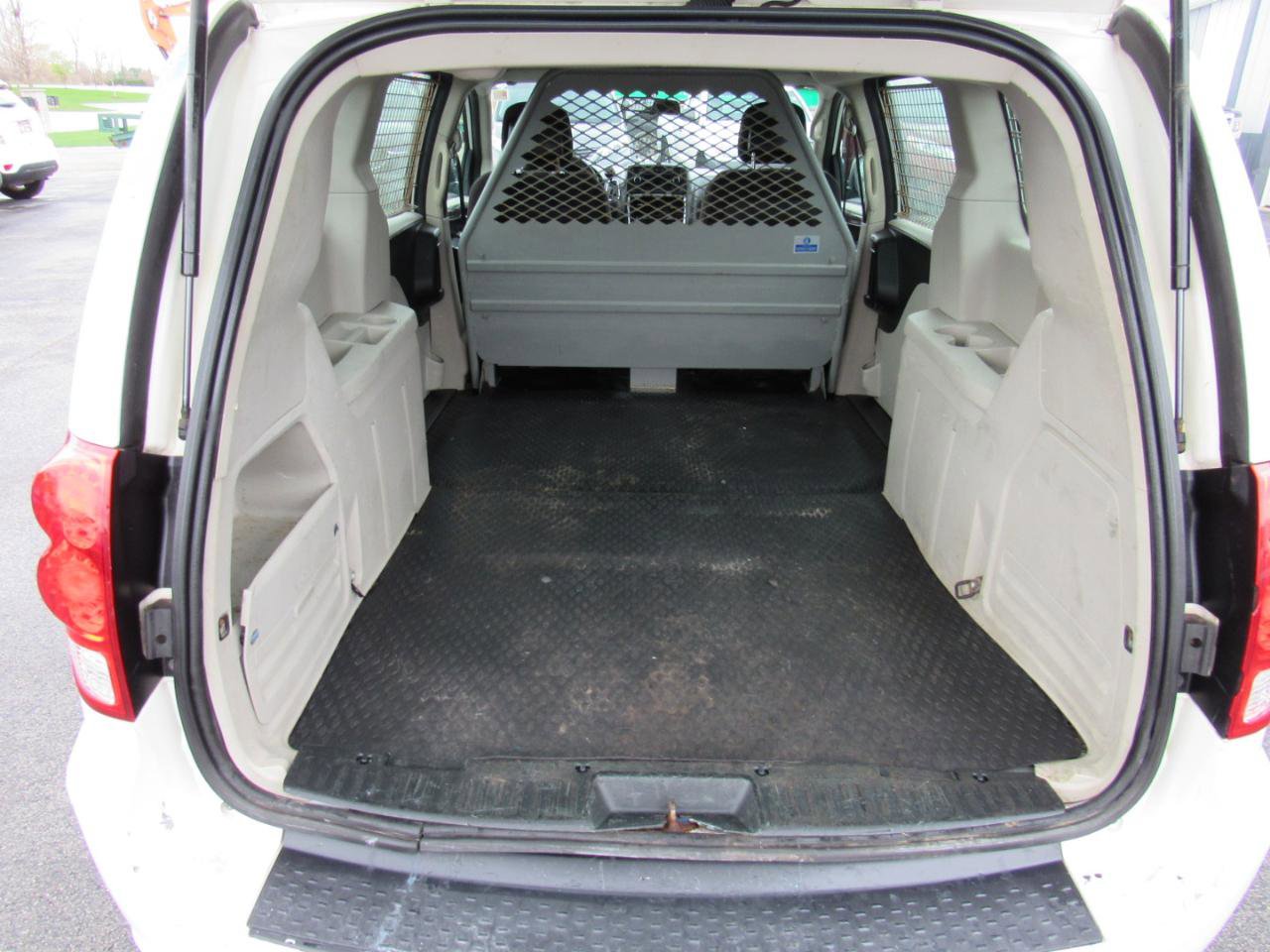 Used 2011 Dodge Grand Caravan image 22