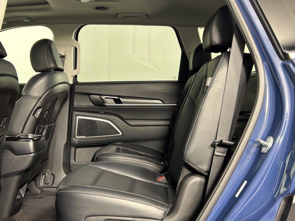 Used 2025 Kia Telluride S AWD/4WD image 17