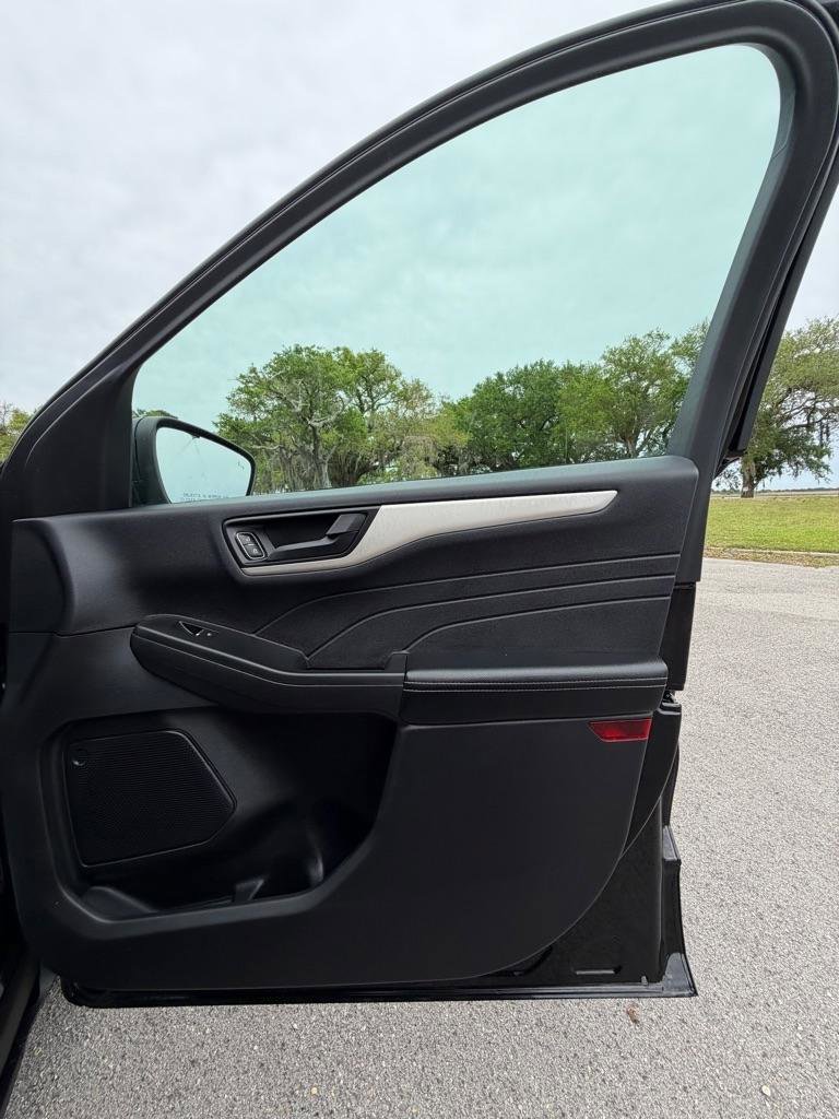 Used 2022 Ford Escape SE FWD image 13