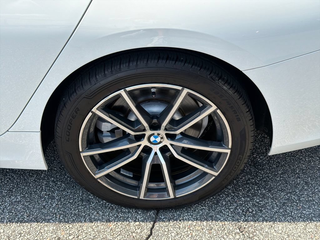 Used 2022 BMW 330i Sedan w/ Driving Assistance Package RWD image 19