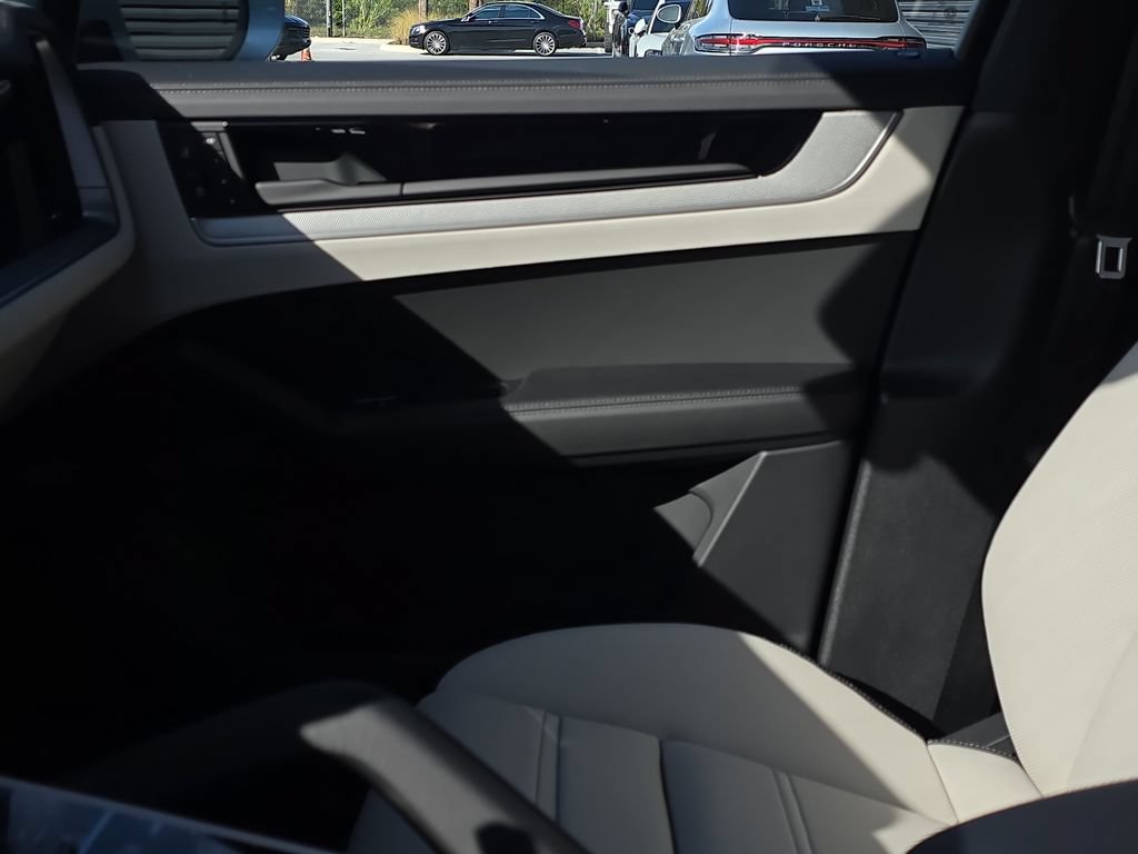New 2026 Porsche Cayenne S AWD/4WD image 23