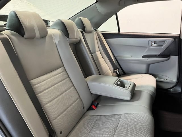 Used 2016 Toyota Camry SE FWD image 13