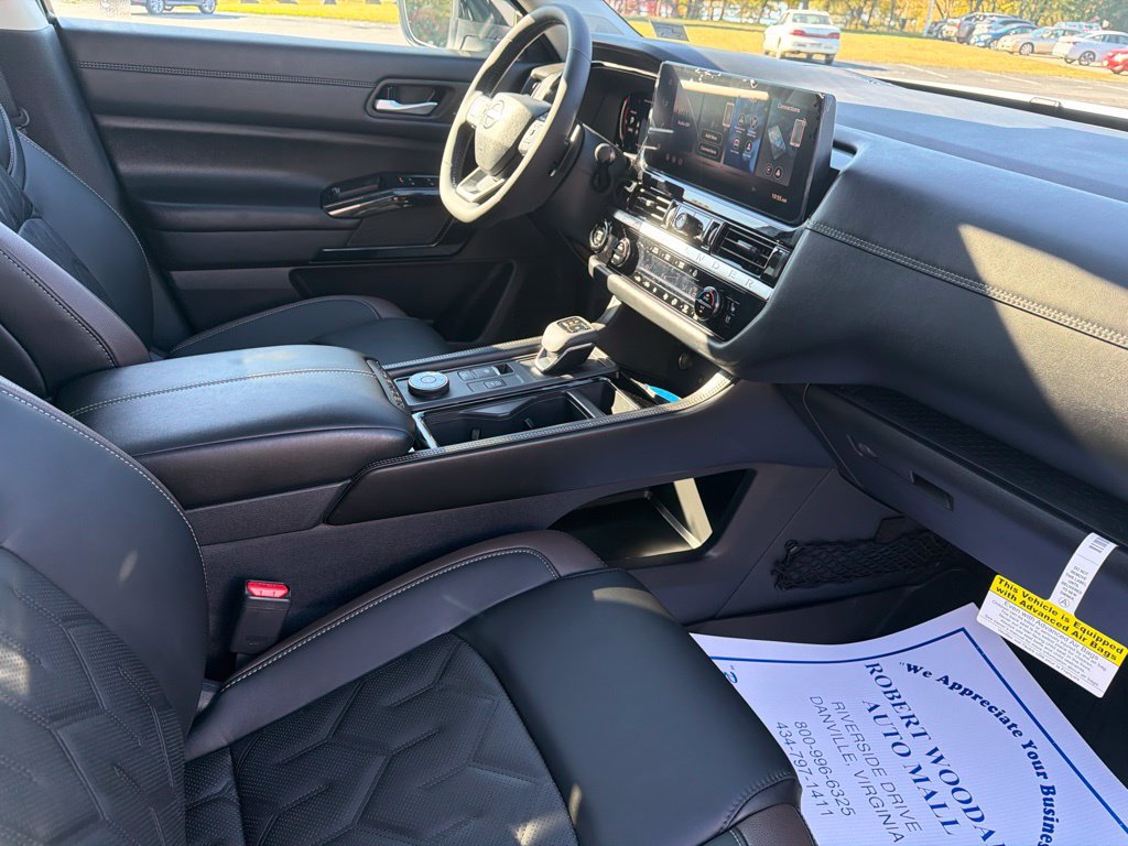 New 2026 Nissan Pathfinder Platinum AWD/4WD image 18