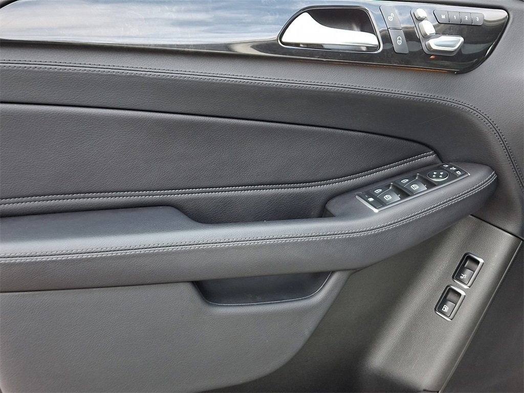 Used 2018 Mercedes-Benz GLE 550e 4MATIC image 13